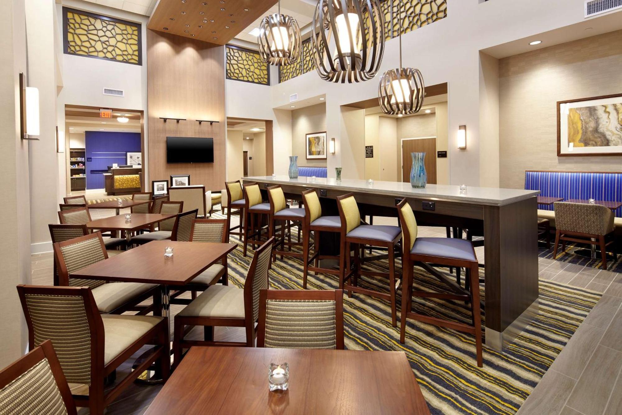 Hampton Inn & Suites Pittsburgh Airport South/Settlers Ridge Robinson Township Extérieur photo